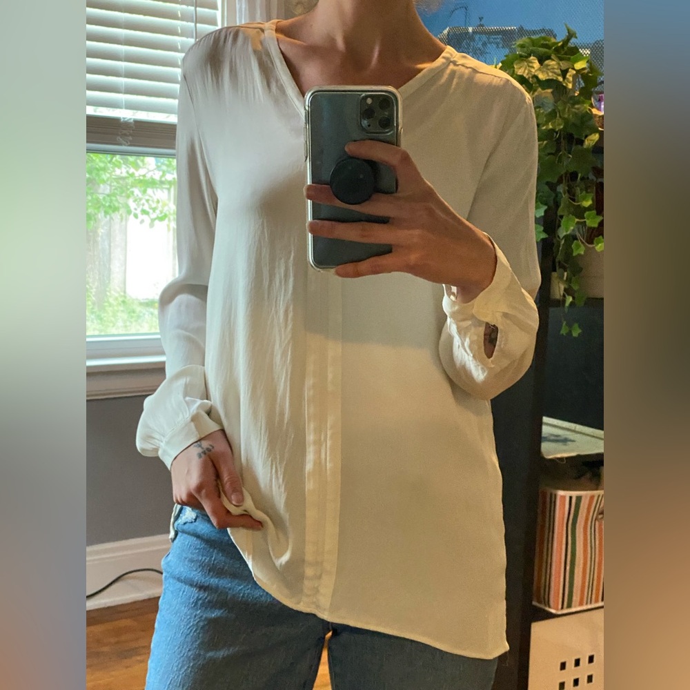 Classiques Entier Ivory Silk V-Neck Tunic Blouse